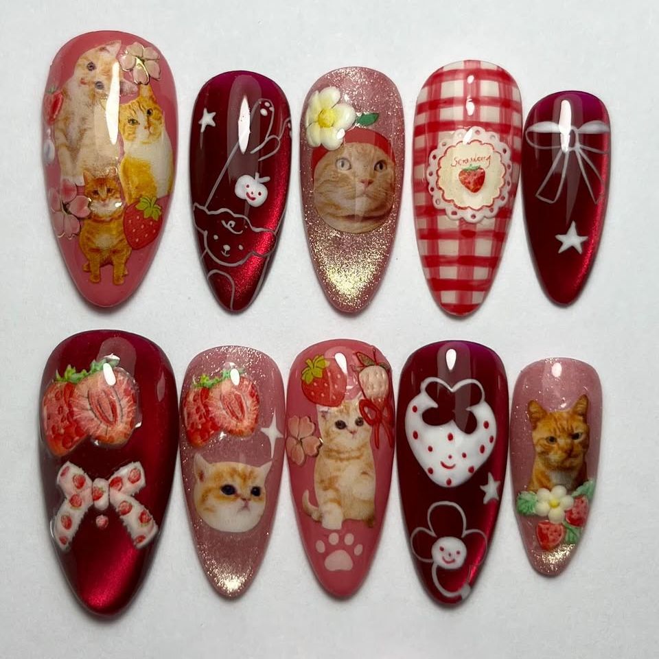 Nail Art Y2K - 24개 딸기 캣츠아이 프레스온 네일 일본