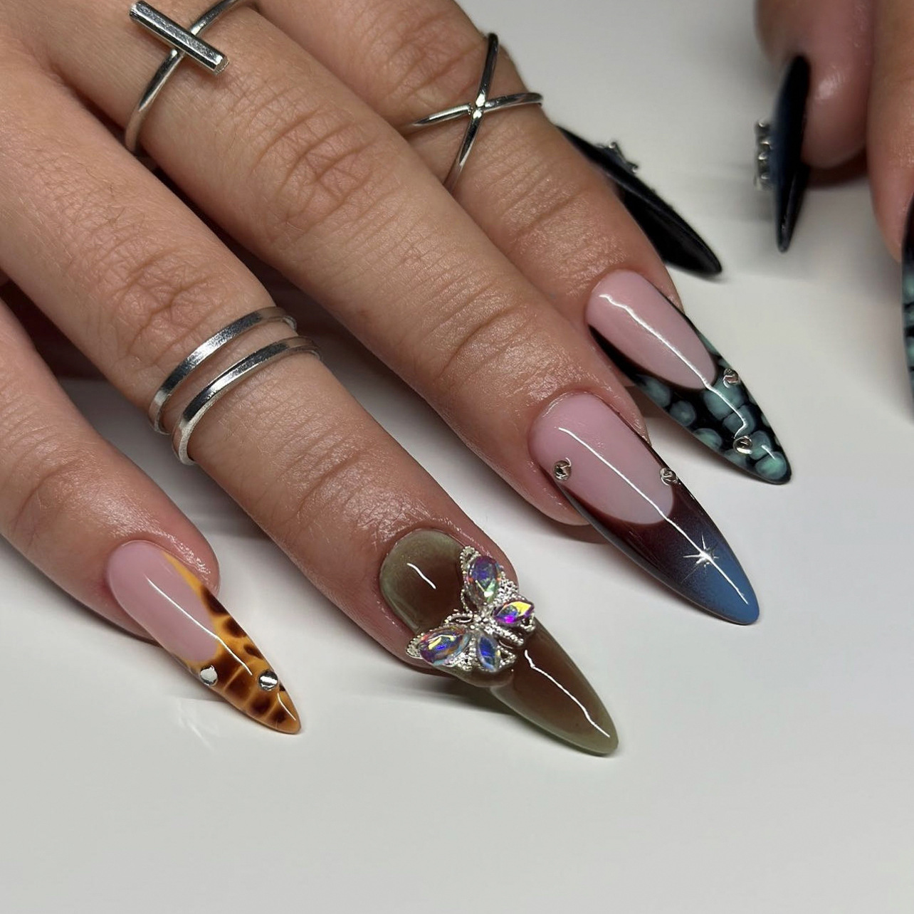 24개 스틸레토 모양 블랙 레드 프레스온 네일, 엑스트 - Nail Art Y2K 리뷰 및 가격